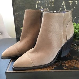 Sole/society Maevel porcini suede booties sz9